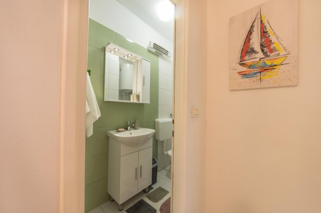 Piccola Pineta Apartment Pula Bagian luar foto