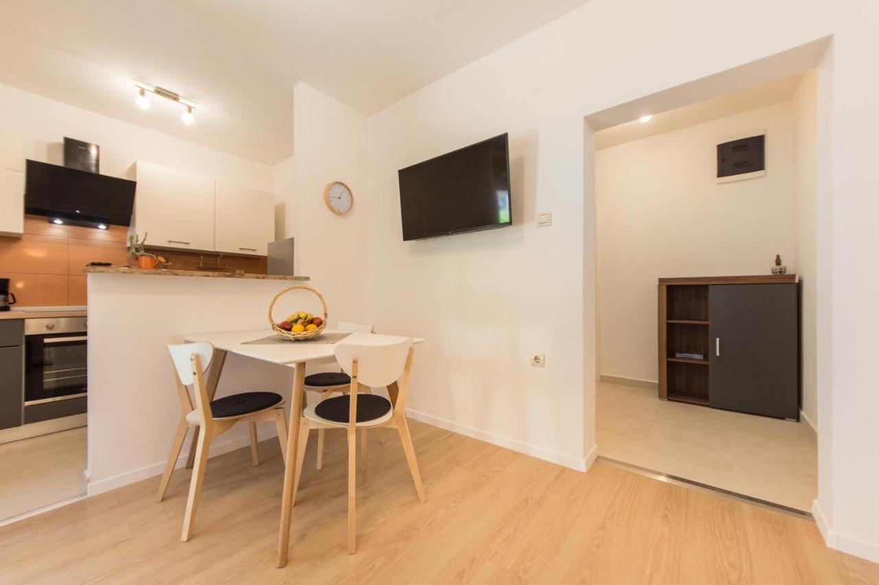 Piccola Pineta Apartment Pula Bagian luar foto
