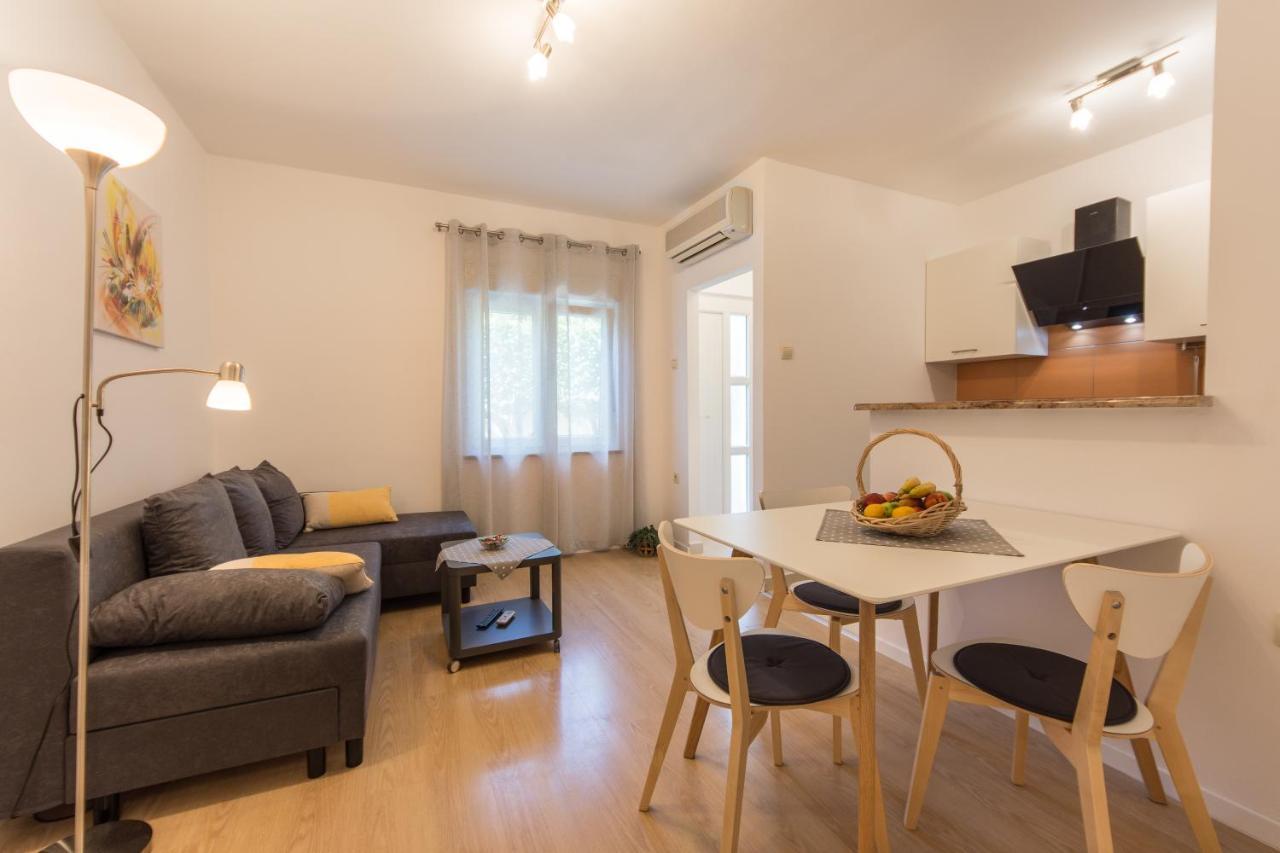 Piccola Pineta Apartment Pula Bagian luar foto
