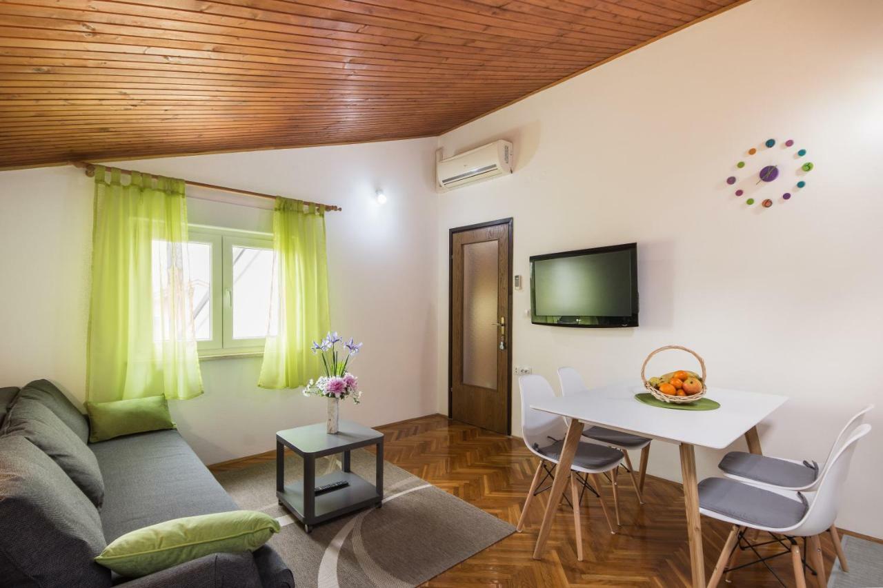 Piccola Pineta Apartment Pula Bagian luar foto