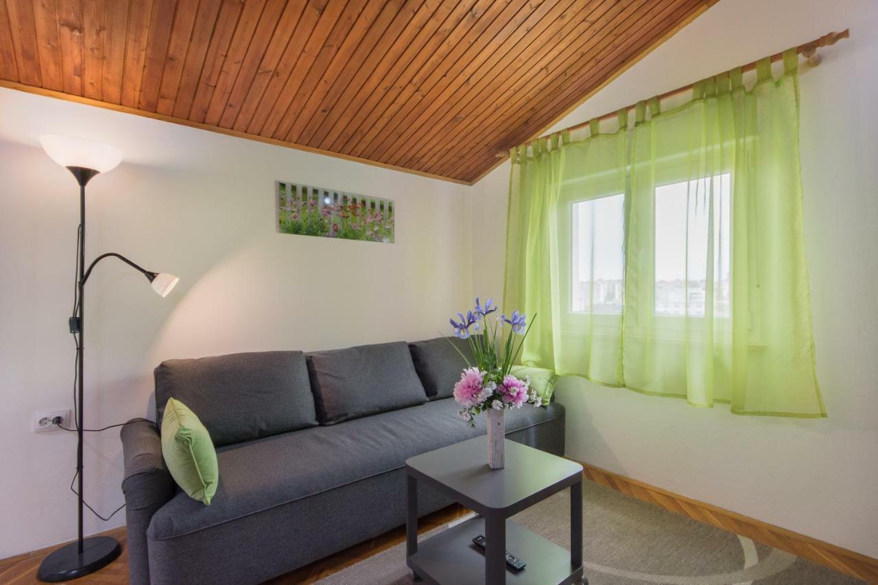 Piccola Pineta Apartment Pula Bagian luar foto